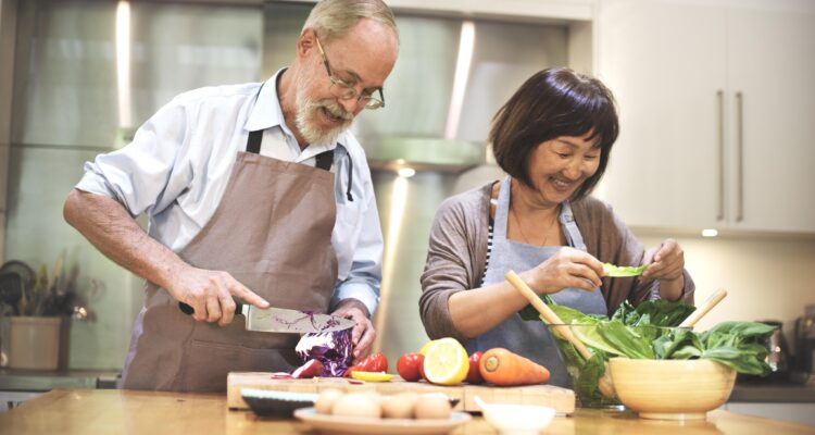 Alimentación adecuada en adultos mayores