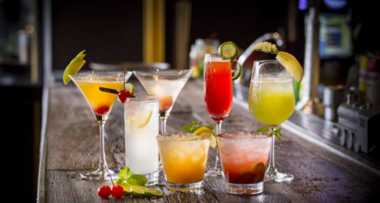 ¿Cómo elegir la cristalería para un coctel?
