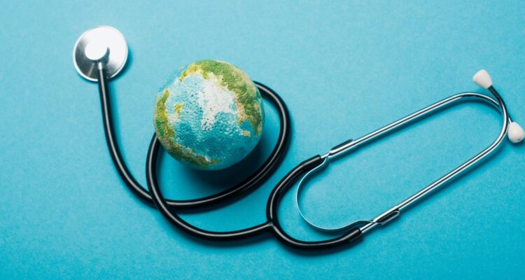 Más allá de los hospitales: El costo oculto de enfermarnos en Chihuahua