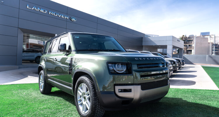 LAND ROVER DEFENDER X-DYNAMIC SE