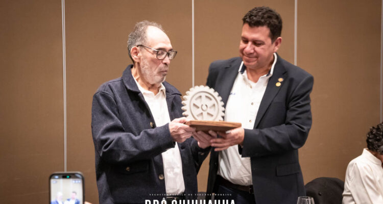 Club Rotario reconoce 25 años de servicio de René Salim Assmar Prado