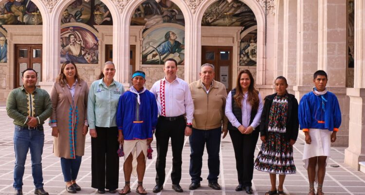 Rarámuris chihuahuenses llevan su resistencia al UTMB de Francia