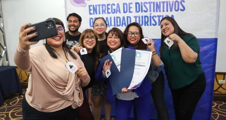 Turismo reconoce a 27 empresas de Ciudad Juárez con 80 distintivos de calidad