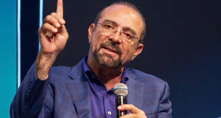 Eugenio Baeza Fares descarta incursión política
