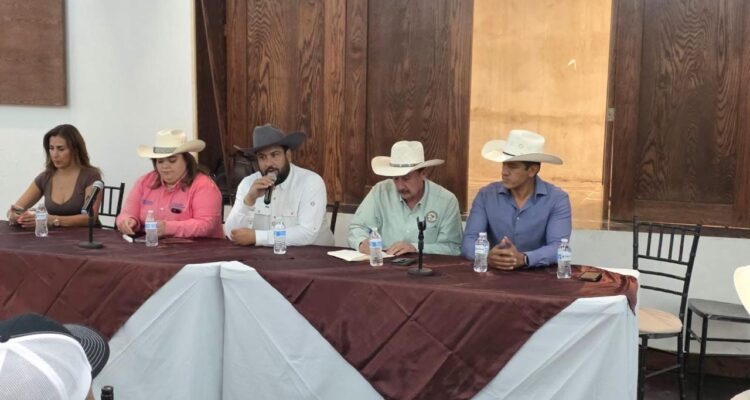 Capacitan a ganaderos del sur de Chihuahua para prevenir el gusano barrenador