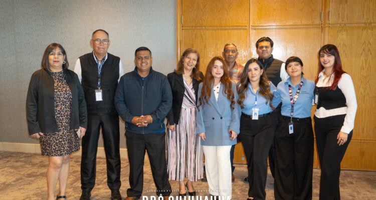Claustro Universitario cumple 30 años y reconoce a sus fundadores