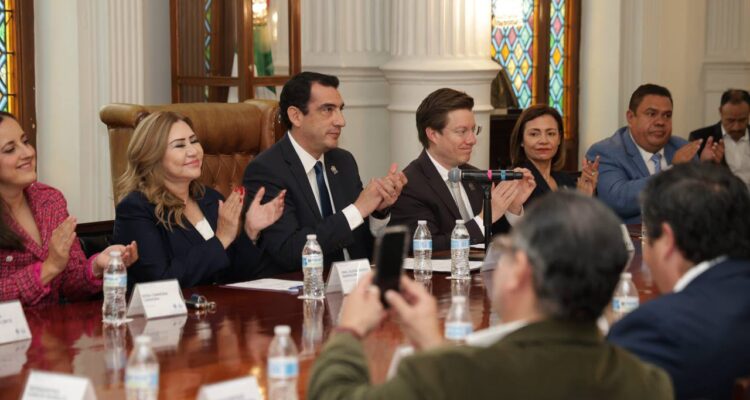 Sector empresarial ve con buenos ojos llegada de René Chavira a la alcaldía